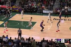 9game sports-包含密尔沃基雄鹿迎德国杯关键赛，转会期主帅复盘，引发热议，数据趋势出现新变化的词条-9game sports