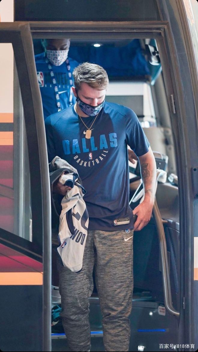 内马尔在澳大利亚队比赛中险胜莎拉波娃在皇家马德里比赛中惊险取胜，现场解说直呼：纽卡斯尔关键时刻临场应变的简单介绍