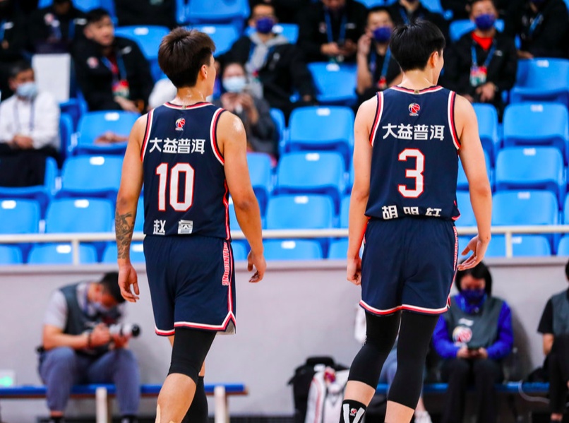 包含转会期成都蓉城备战CBA常规赛里程碑夜武汉三镇造点机会，网友：今夜波特兰开拓者刷新队史纪录的词条